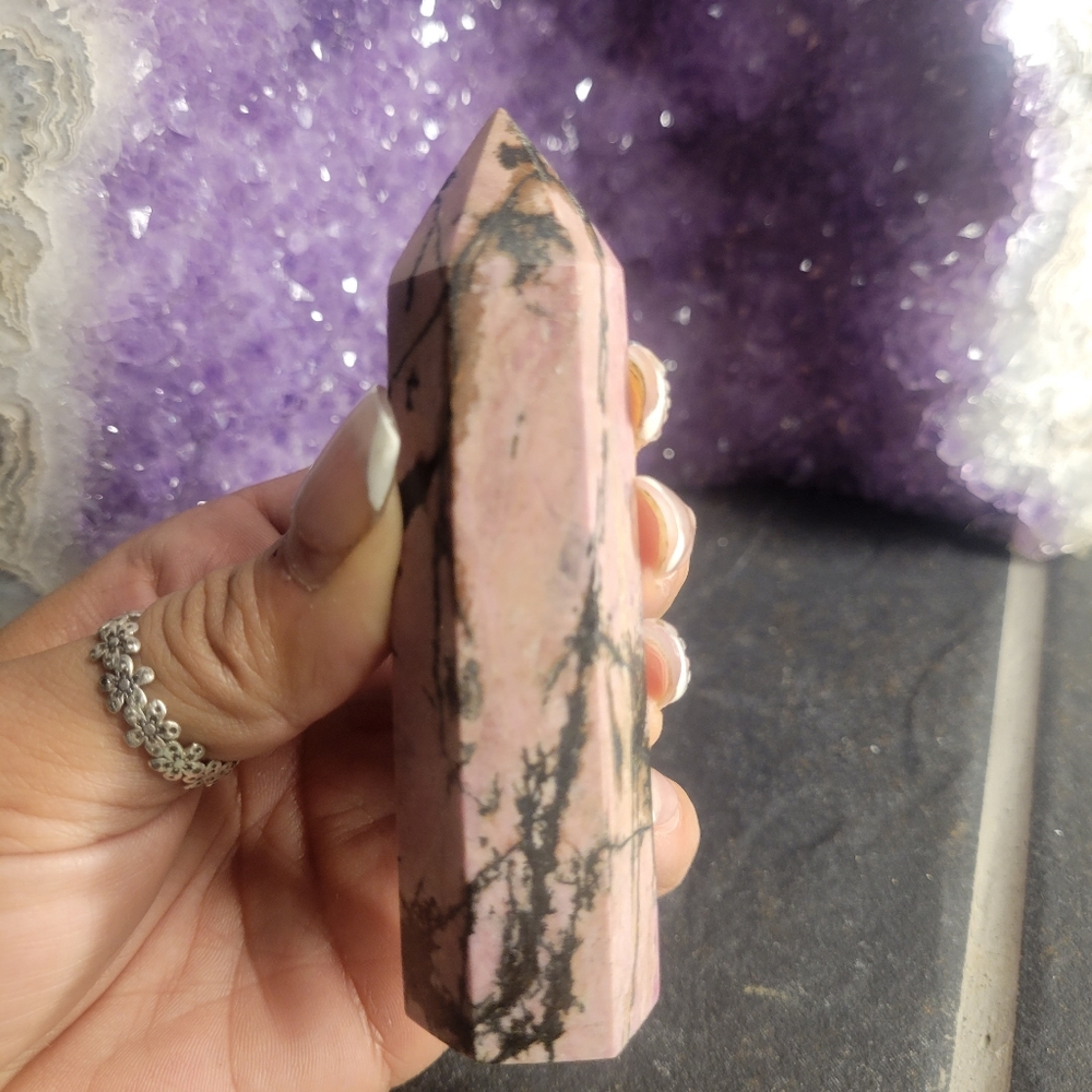 Rhodonite crystal tower - Picture 3 of 7